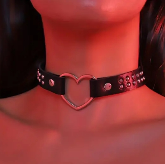 Accessories - HEART Studded Choker (NWT)